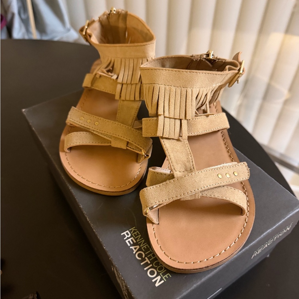 Kenneth Cole Reaction Beige Kids Sandals